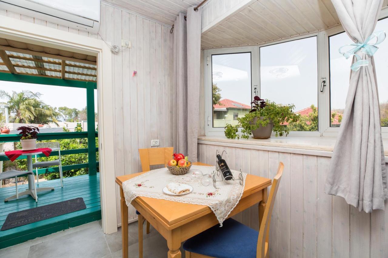 Leyad Hashmura Lodging Yesod Hamaala Exterior photo