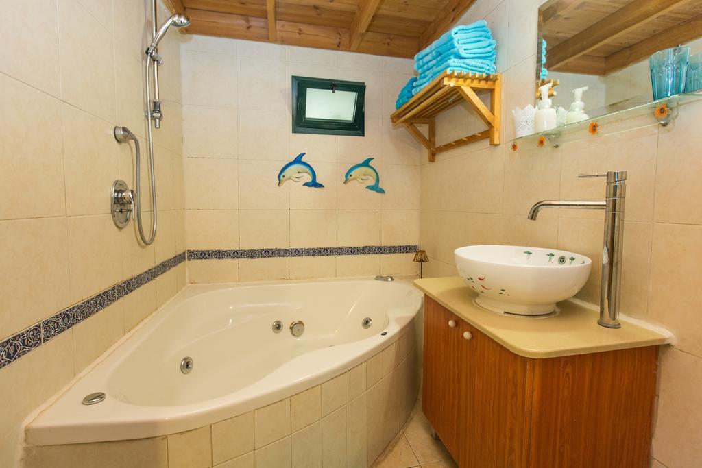 Leyad Hashmura Lodging Yesod Hamaala Exterior photo